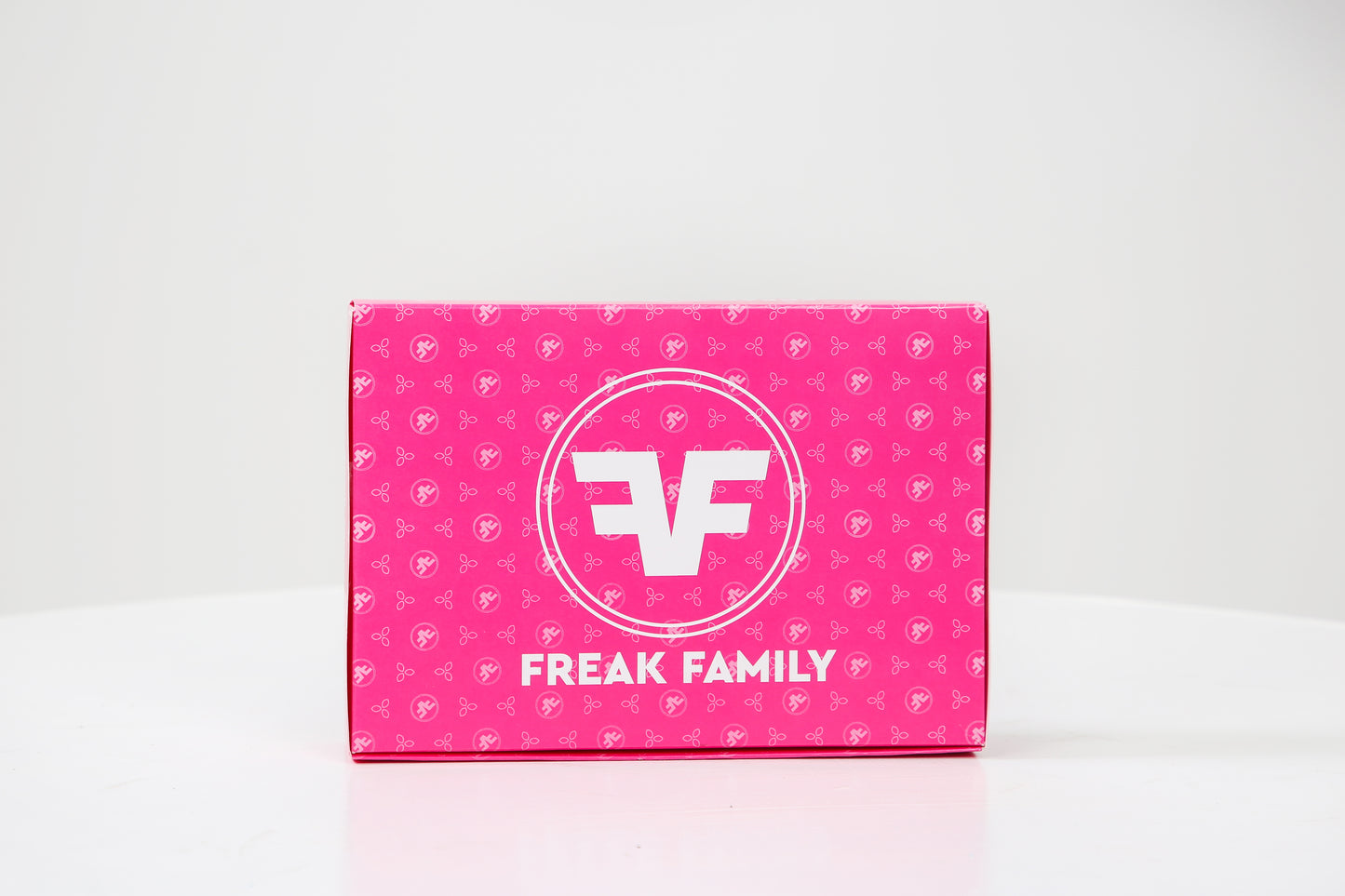 Caja Coleccionable #FreakFamily