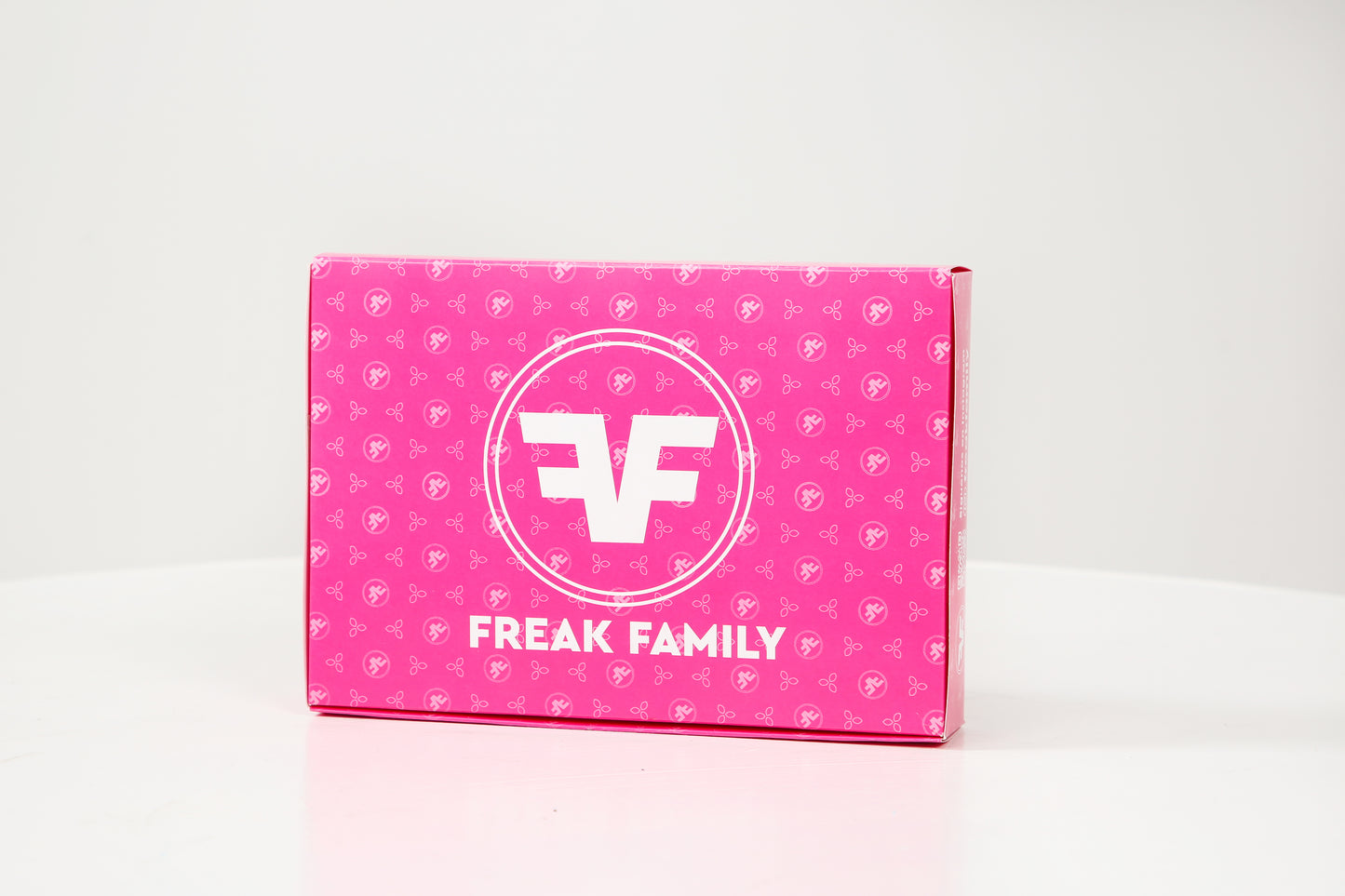 Caja Coleccionable #FreakFamily