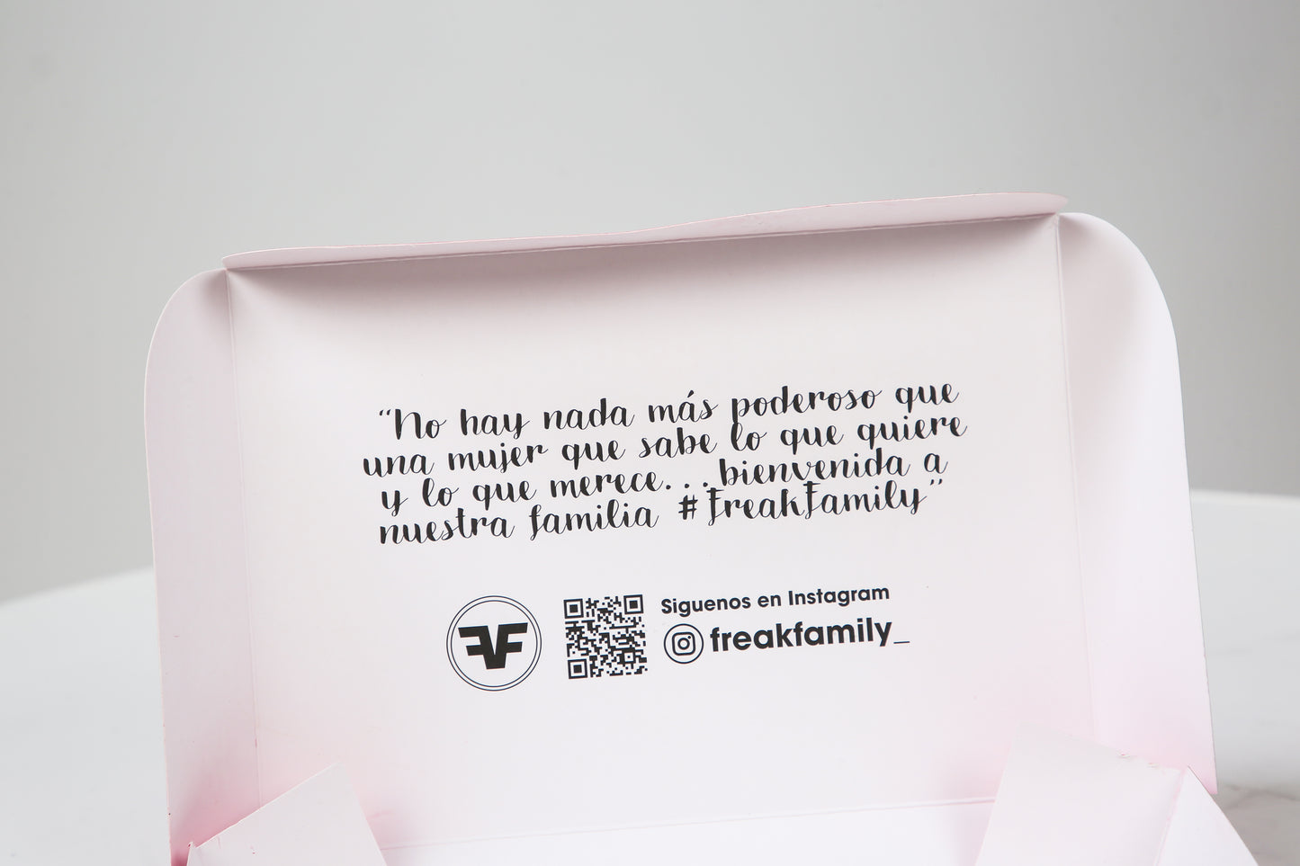 Caja Coleccionable #FreakFamily
