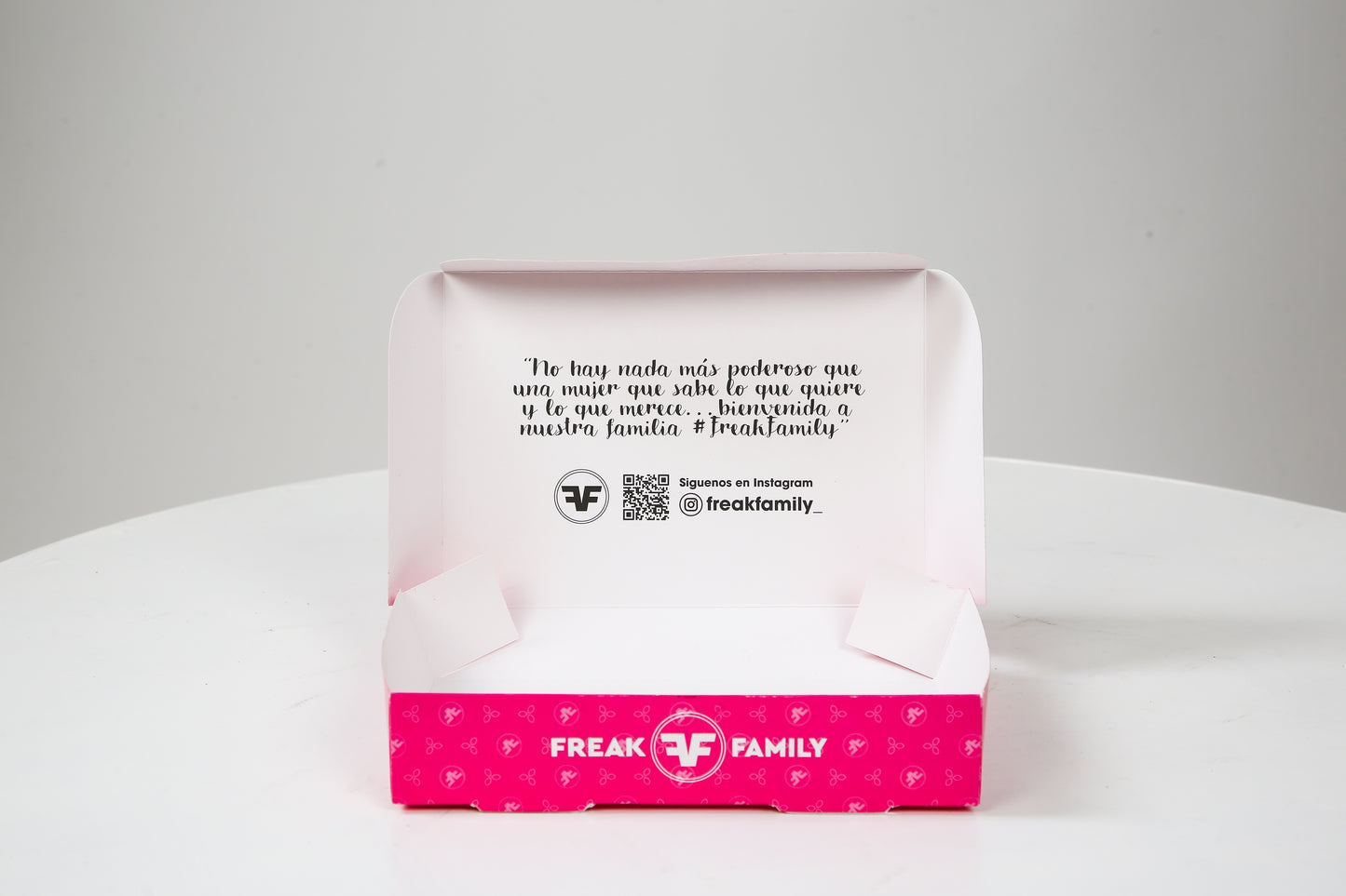 Caja Coleccionable #FreakFamily